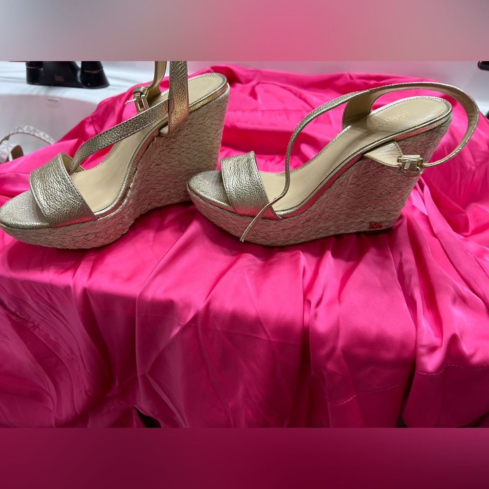 Michael Kors gold wedges size 5